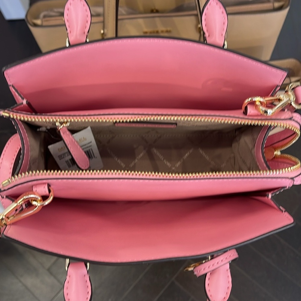 MICHAEL KORS
Sheila Small Faux Saffiano Leather Satchel Crossbody 
Carnation
NWT - Picture 13 of 16